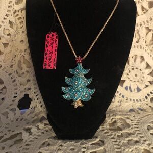 NWT Betsey Johnson Christmas Tree Neclace